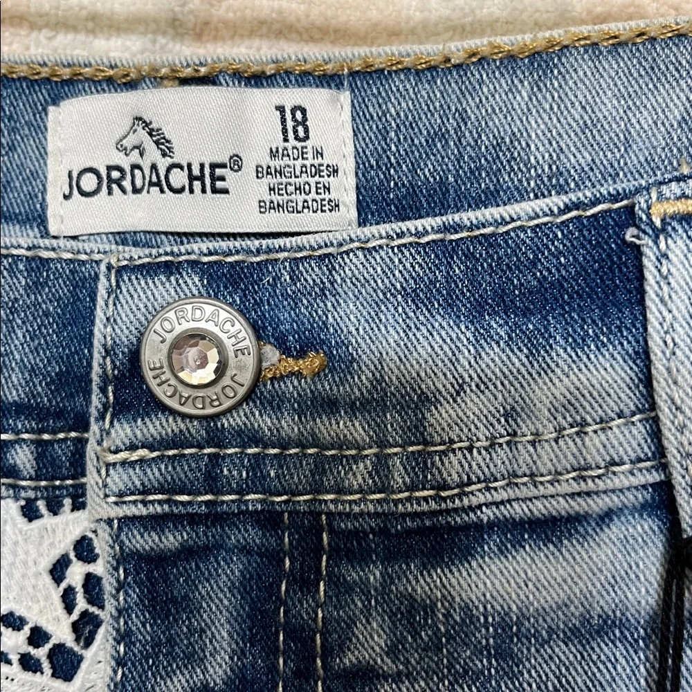 🩵💙🩵NWT Jordache Blue Denim Shorts with Star Lace - Picture 2 of 4